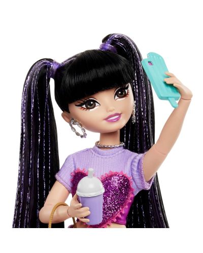 Кукла Barbie Dream Besties - Renee, с 11 видео аксесоара | Отлична