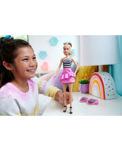Кукла Barbie Fashionistas 213 - С черно-бял потник и розова пола - 5