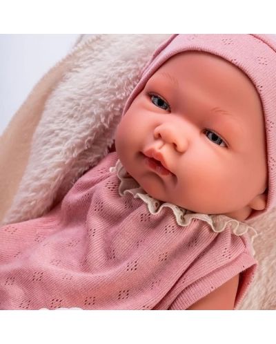 Кукла-бебе Asi Dolls - Мария, с розово боди и бежово одеало, 43 cm - 2