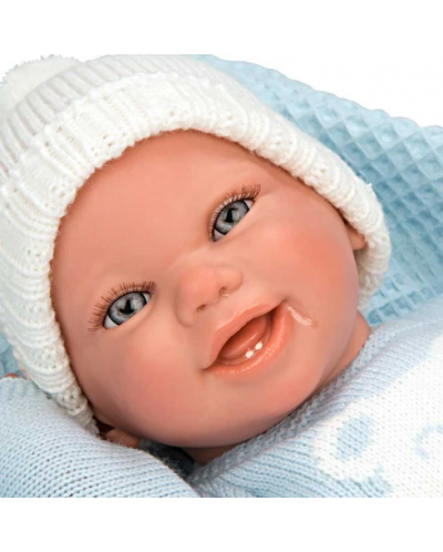 Кукла-бебе Arias - Паоло със синьо одеяло и аксесоари, 40 cm - 5