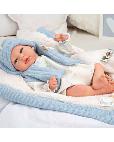 Кукла-бебе Arias - Мартин с пухено одеяло в синьо, 40 cm - 5