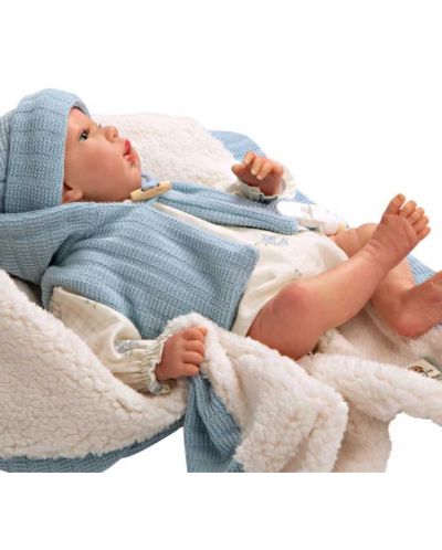 Кукла-бебе Arias - Мартин с пухено одеяло в синьо, 40 cm - 7