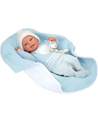 Кукла-бебе Arias - Паоло със синьо одеяло и аксесоари, 40 cm - 2