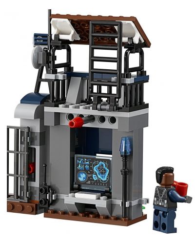Конструктор Lego Jurassic World - Нападение на дилофозавър (75931) - 6