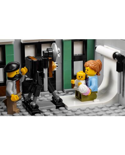 Конструктор Lego Creator Expert - Градски площад (10255) - 10