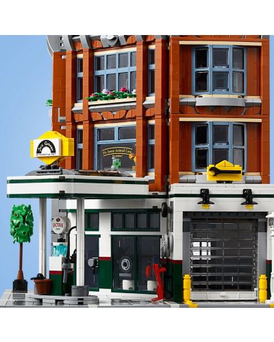 Конструктор Lego Creator Expert - Ъглов гараж (10264) - 12