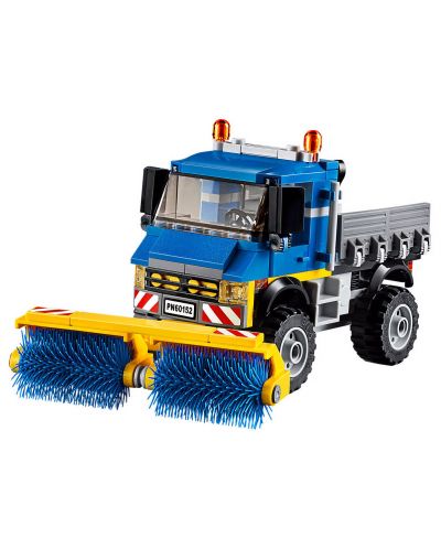 Конструктор Lego City - Камион за почистване на улиците с ремарке и багер (60152) - 3