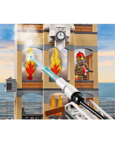 Конструктор Lego City - Пожарна команда в центъра (60216) - 5
