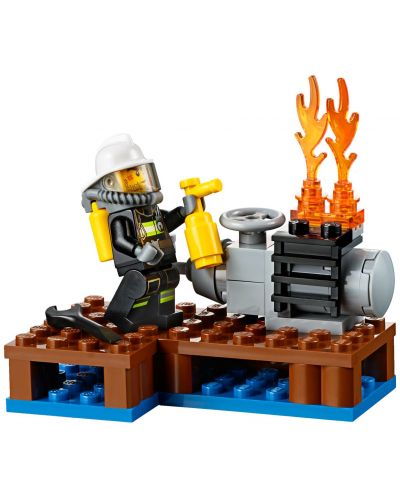 Конструктор Lego City - Начален комплект за пожарна станция (60106) - 3