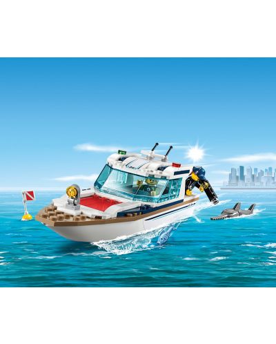 Конструктор LEGO City - Яхта за гмуркане (60221)