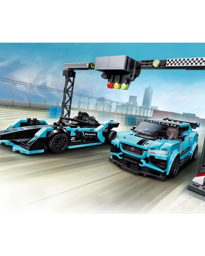 Конструктор Lego Speed Champions - Formula E Panasonic Jaguar Racing GEN2 car & Jaguar I-PACE eTROPHY (76898) - 5