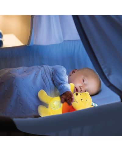 Плюшена играчка Clementoni Baby - Мечо Пух със светещо коремче, 24 cm - 4
