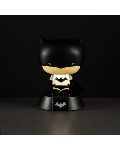 Лампа Paladone DC Comics: Batman - Batman, 10 cm - 4