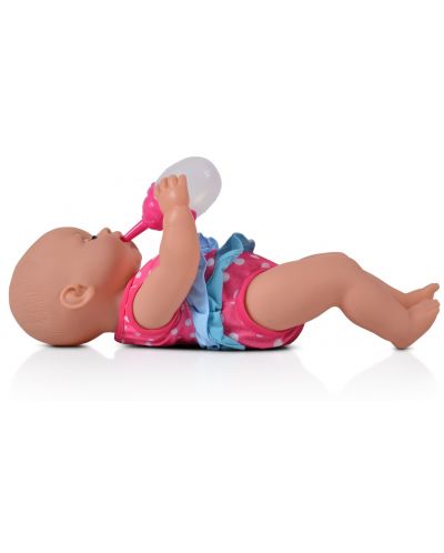 Пишкаща кукла-бебе Moni Toys - Със столче, вана и аксесоари, 36 cm - 3