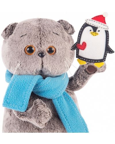 Плюшена играчка Budi Basa - Коте Басик, с шал с малък пингвин, 25 cm - 3