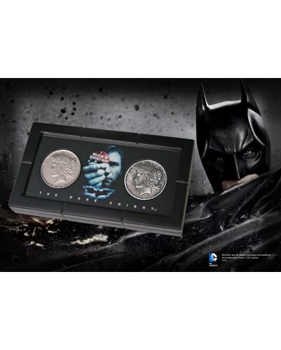 Реплика The Noble Collection DC Comics: Batman - Harvey Dent & Two-Face Coins - 2