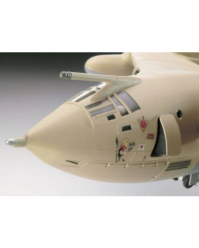 Сглобяем модел на военен самолет Revell - Handley Page Victor K Mk.2 (04326) - 6
