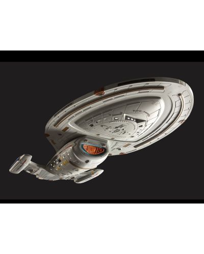 Сглобяем модел на космически кораб Revell Star Trek - U.S.S. Voyager (04801) - 8