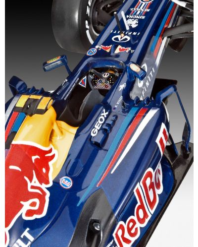 Сглобяем модел на болид Revell - Red Bull Racing RB8 Mark Webber (07075) - 7