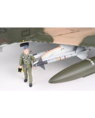 Сглобяем модел на военен самолет Revell - F-4 Phantom II (04583) - 3