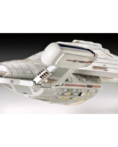 Сглобяем модел на космически кораб Revell Star Trek - U.S.S. Voyager (04801) - 5
