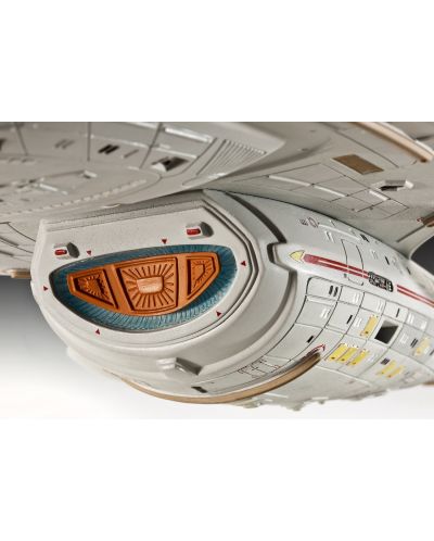 Сглобяем модел на космически кораб Revell Star Trek - U.S.S. Voyager (04801) - 4