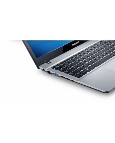 Samsung Series 3 Ultrabook (NP370R5E-S01BG) - 2