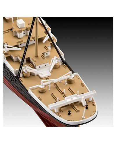 Сглобяем модел Revell Съвременни: Кораби - Титаник 1:600 - 2