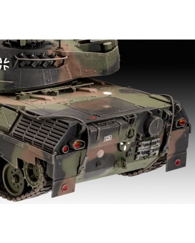 Сглобяем модел Revell Военни: Танкове - Леопард 1A5 - 2