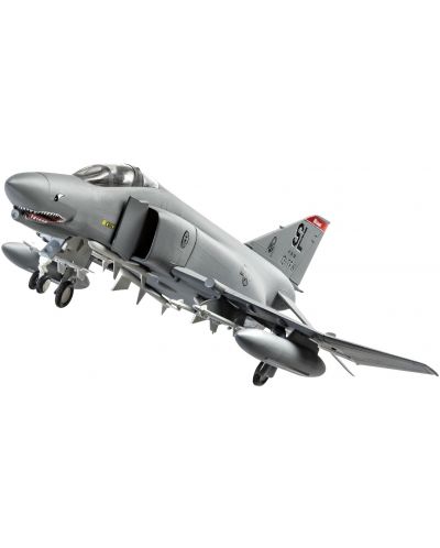 Сглобяем модел Revell Военни: Самолети - F-4 Phantom - 2