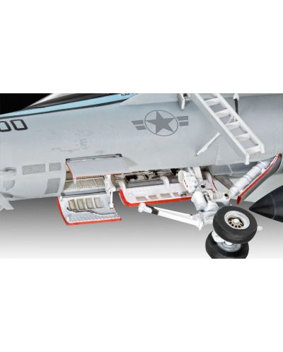 Сглобяем модел Revell Военни: Самолети - Maverick's F/A- 18E Супер хорнет - 2