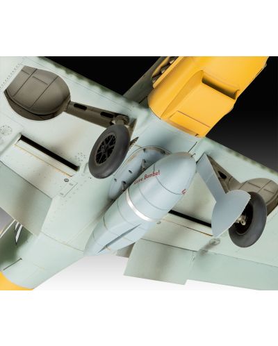 Сглобяем модел Revell Военни: Самолети - Месершмит Bf109 G-2/4 - 4