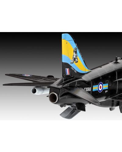 Сглобяем модел Revell Военни: Самолети - BAe Hawk T.1 - 3