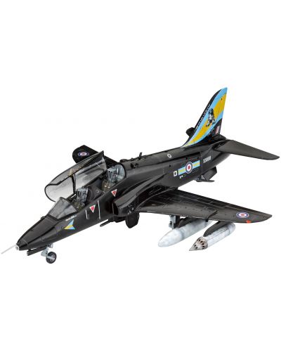 Сглобяем модел Revell Военни: Изтребител BAe Hawk T2 - 2