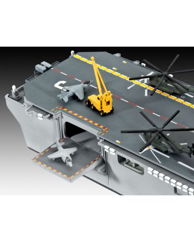 Сглобяем модел Revell Военни: Кораби - Американски щурмови превозвач - 3