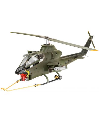 Сглобяем модел Revell Военен хеликоптер Bell AH-1G Cobra (1:32) - 1