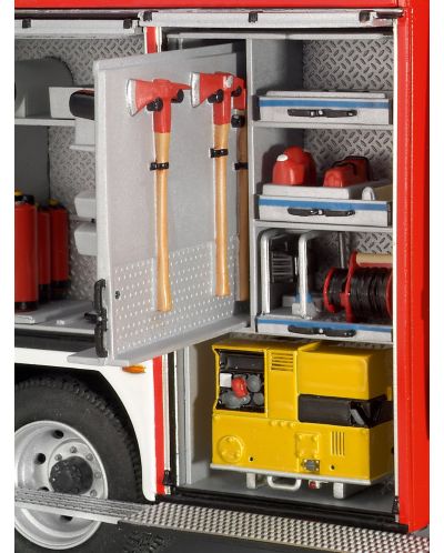 Сглобяем модел Revell Съвременни: Камиони - Пожарникарски камион Schlingmann HLF 20 Varus 4x4 - 4