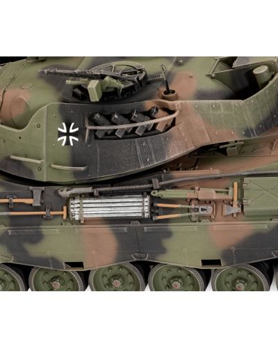 Сглобяем модел Revell Военни: Танкове - Леопард 1A5 - 3