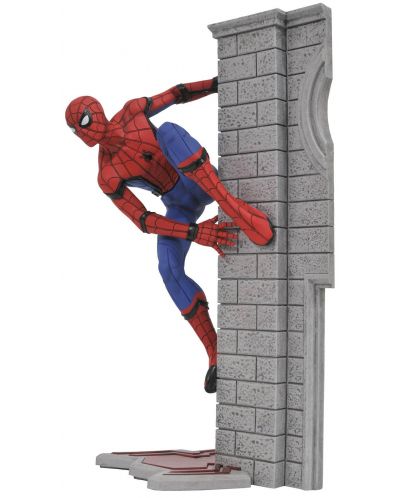 Фигура Marvel Gallery - Spider-Man Homecoming: Spider-Man, 25 cm - 1