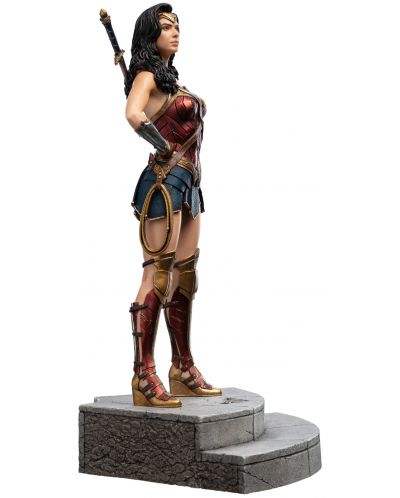 Статуетка Weta DC Comics: Justice League - Wonder Woman (Zack Snyder's Justice league), 37 cm - 2