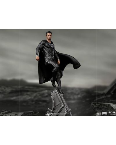 Статуетка Iron Studios DC Comics: Justice League - Black Suit Superman, 30 cm - 11