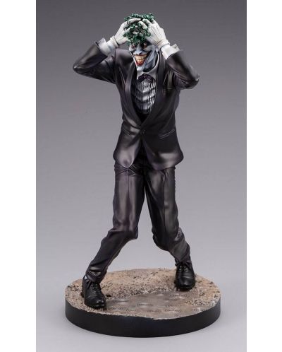 Статуетка Kotobukiya DC Comics: Batman - The Joker ( The Killing Joke) (One Bad Day) (ARTFX), 30 cm - 2