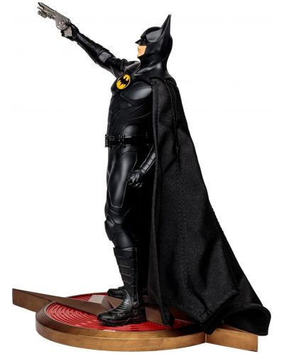 Статуетка DC Direct DC Comics: The Flash - Batman (Michael Keaton), 30 cm - 5