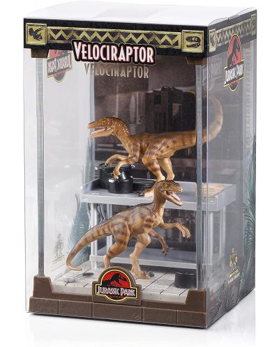 Статуетка The Noble Collection Movies: Jurassic Park - Velociraptor, 18 cm - 4