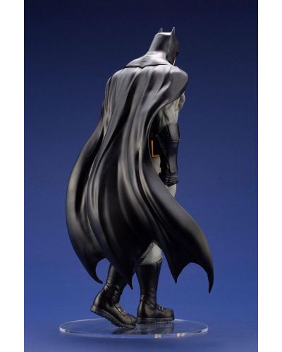 Статуетка Kotobukiya DC Comics: Batman - Last Knight on Earth (ARTFX), 30 cm - 5