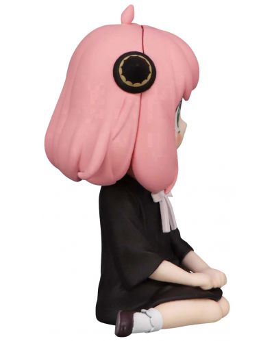 Статуетка FuRyu Animation: Spy x Family - Anya Forger (Sitting on the Floor) (Noodle Stopper), 7 cm - 4