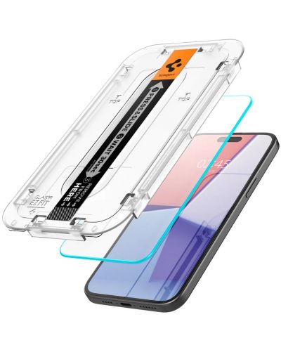 Стъклен протектор Spigen - Glas.tR EZ Fit HD, iPhone 15 - 4