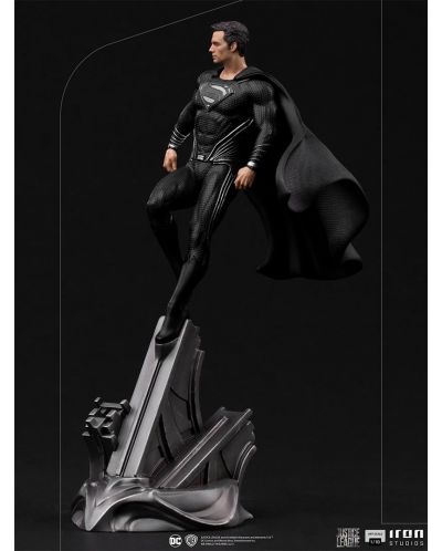 Статуетка Iron Studios DC Comics: Justice League - Black Suit Superman, 30 cm - 4