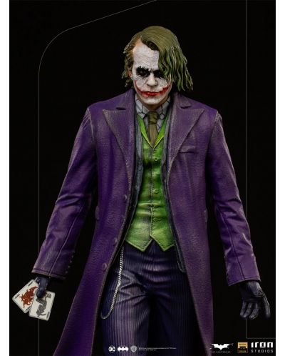 Статуетка Iron Studios DC Comics: Batman - The Joker (The Dark Knight) (Deluxe Version), 30 cm - 8