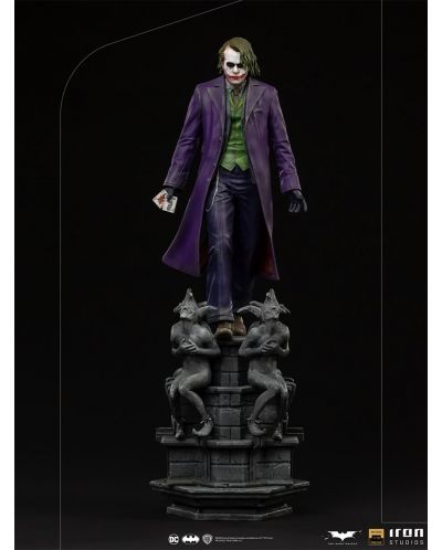 Статуетка Iron Studios DC Comics: Batman - The Joker (The Dark Knight) (Deluxe Version), 30 cm - 3